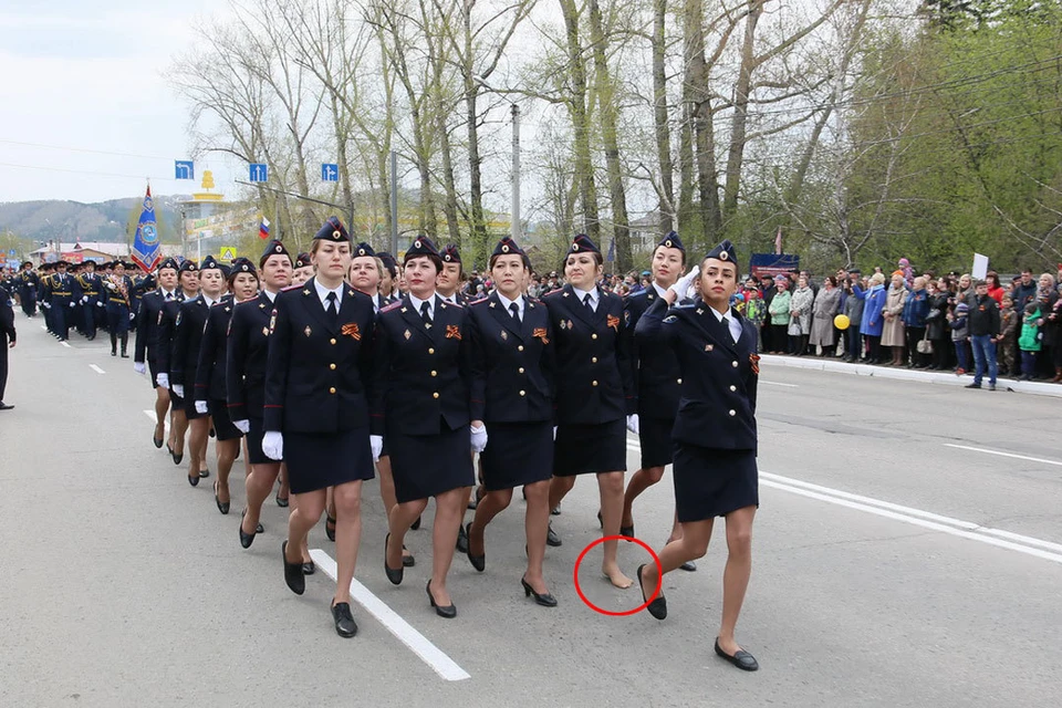 Девушка (между прочим, майор полиции) участвовала в параде Победы в Горно-Алтайске – стояла в самом первом ряду женской колонны МВД.