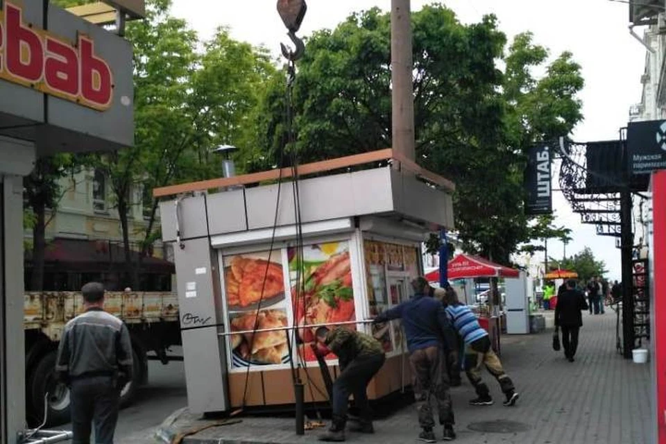 Девять ларьков угрожали снести еще давно. Фото: vlc.ru