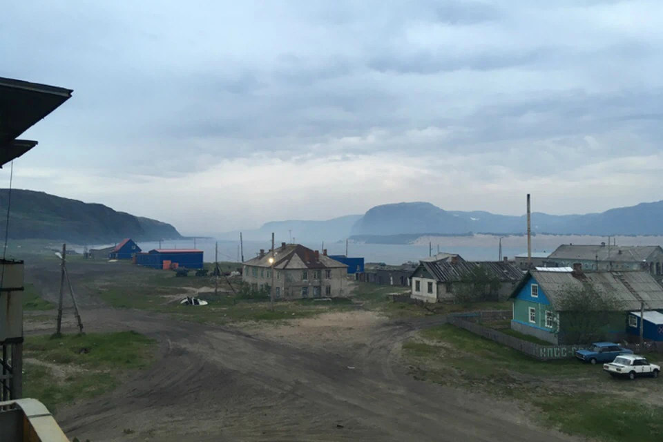 Жители Териберки жалуются на запах гари. Фото: Ирина Симашина