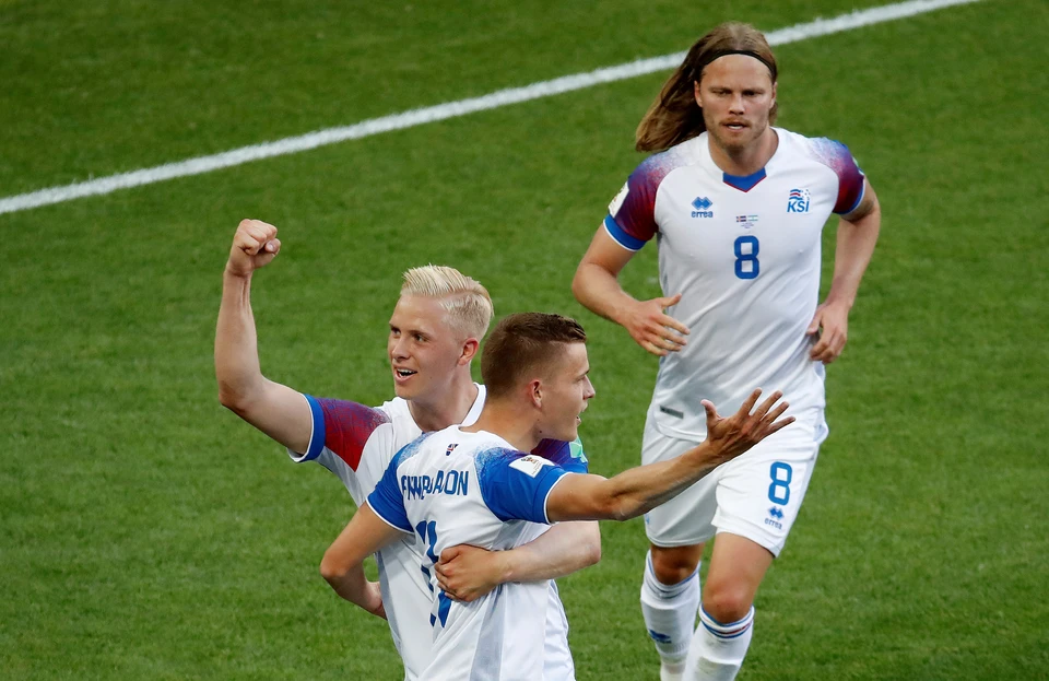 У исландцев больше шансов на победу в предстоящем поединке. Фото: REUTERS.