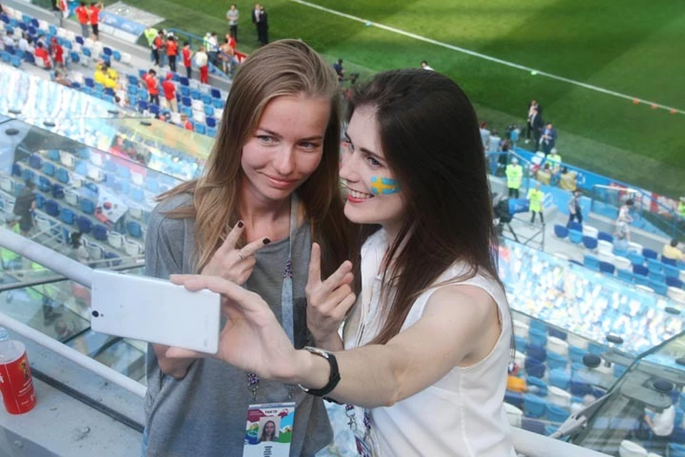 Эмоции нижегородских болельщиков «взорвали» соцсети во время матча Швеция - Южная Корея.