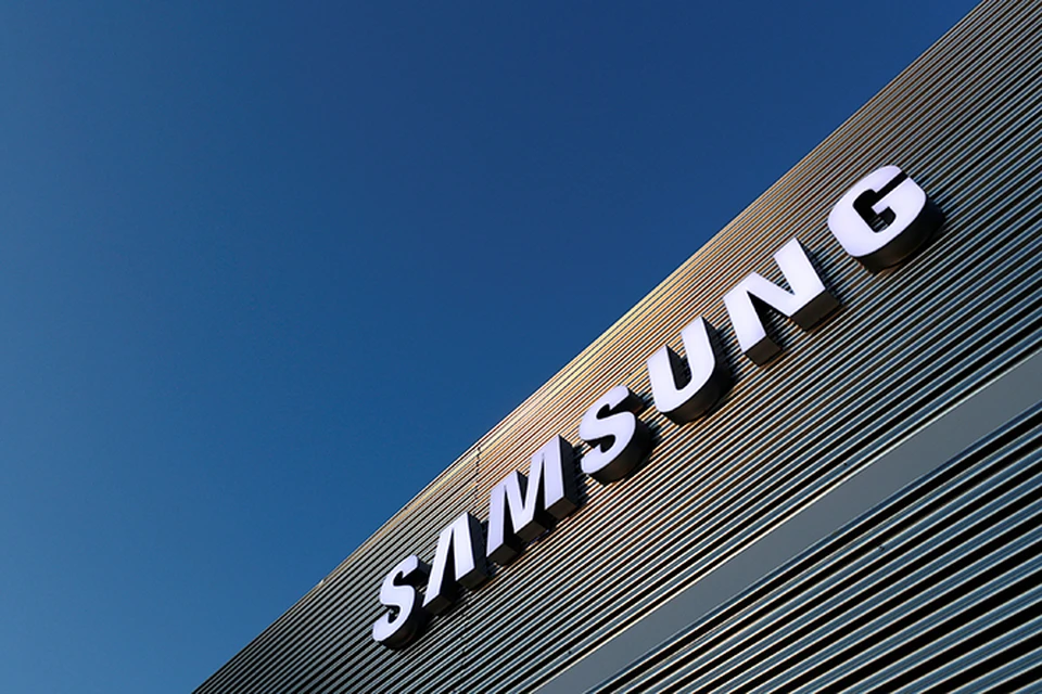 Ходят слухи, что первый складной телефон от Samsung может стоить около 1850 долларов