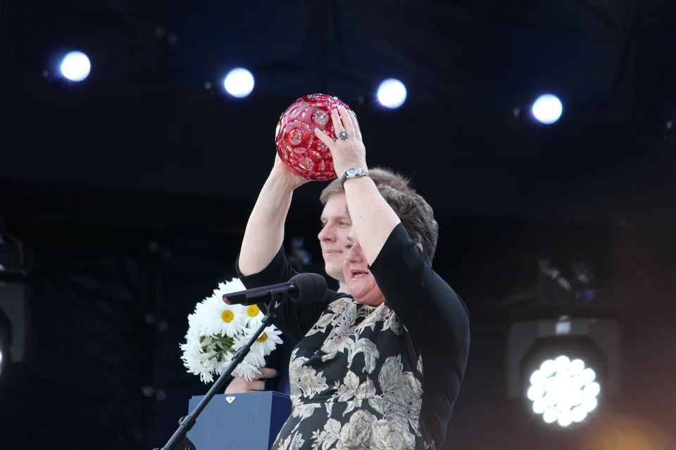 Светлана Олова подарит сборной хрустальный мяч