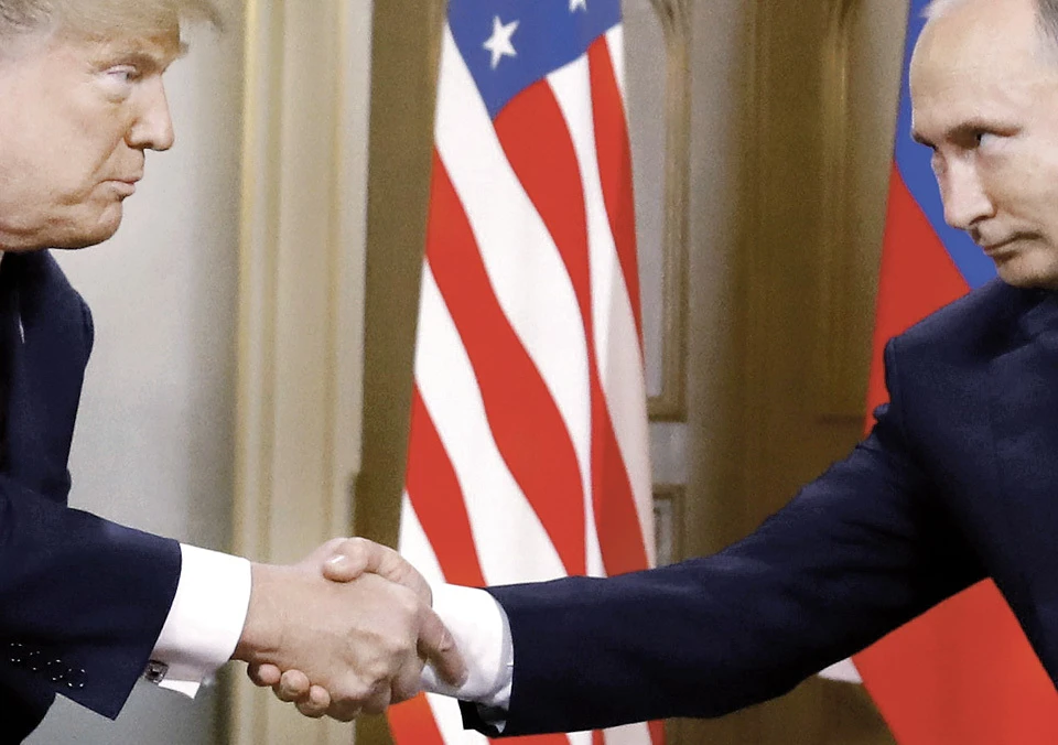 Нынешнее рукопожатие заметно отличалось от предыдущей встречи президентов в Гамбурге. Фото: Kevin Lamarque/REUTERS
