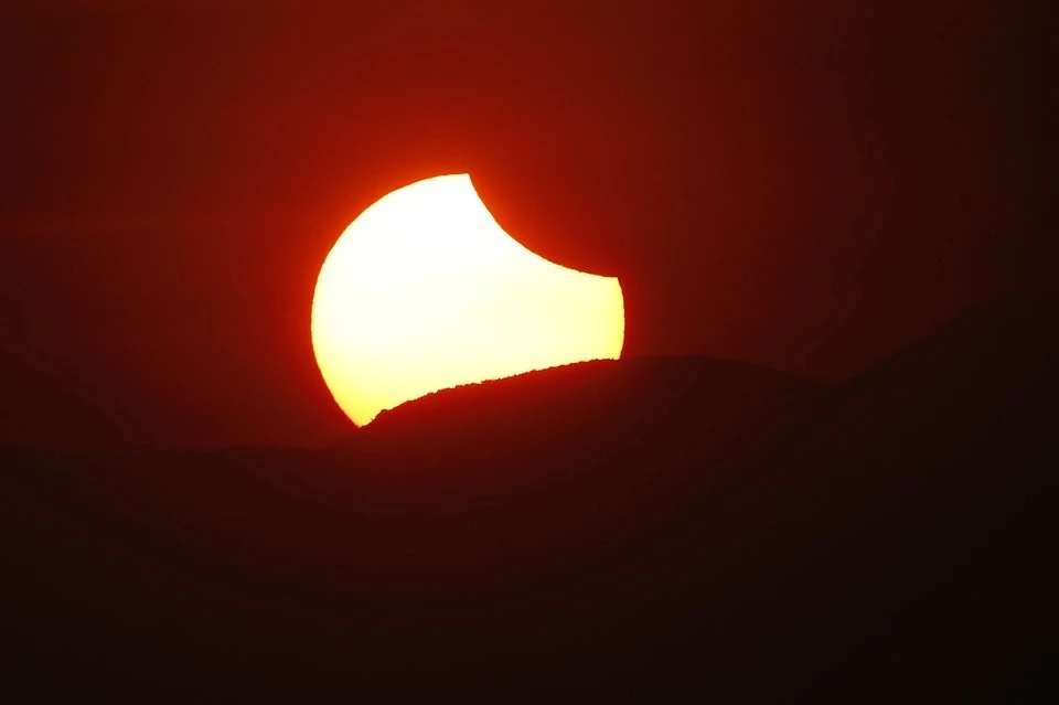 Частичное солнечное затмение 11 августа 2018 года в Иркутске: когда, где и во сколько наблюдать