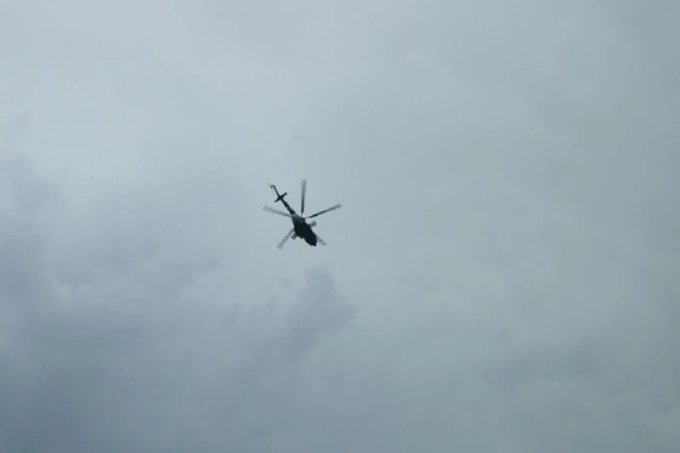 Вертолеты, которые помогают искать Калимат. Фото: Liza Alert