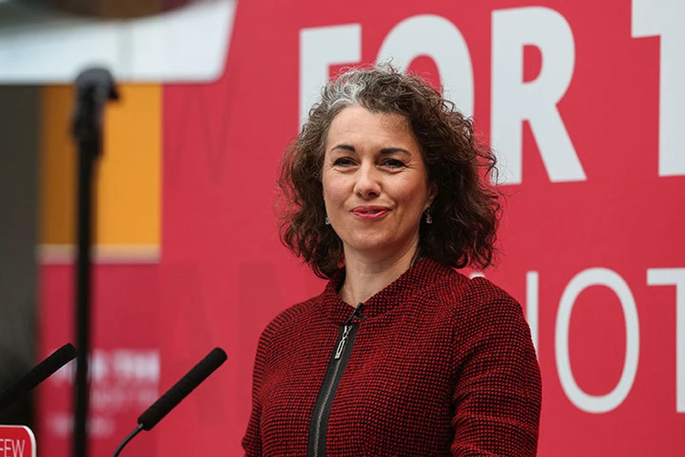 Сара Чемпион, депутат британского парламента