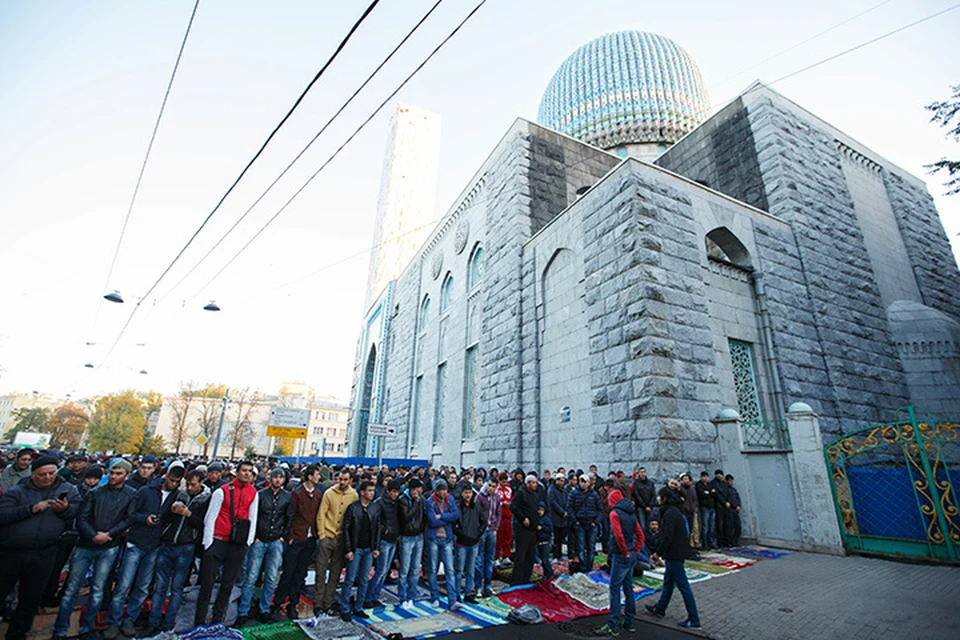 Курбам байрам 2018 в Санкт-Петербурге: Прямая онлайн-трансляция из соборной мечети.
