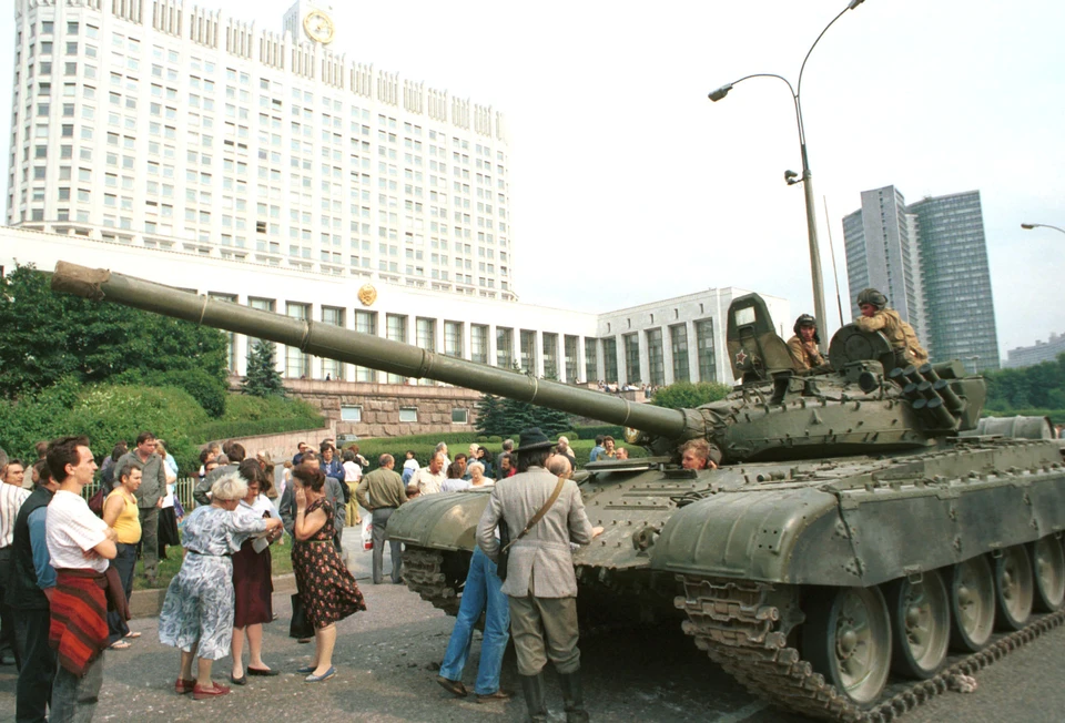 Попытка государственного переворота в августе 1991-го Фото Виталия Созинова и Геннадия Хамельянина /Фотохроника ТАСС/.