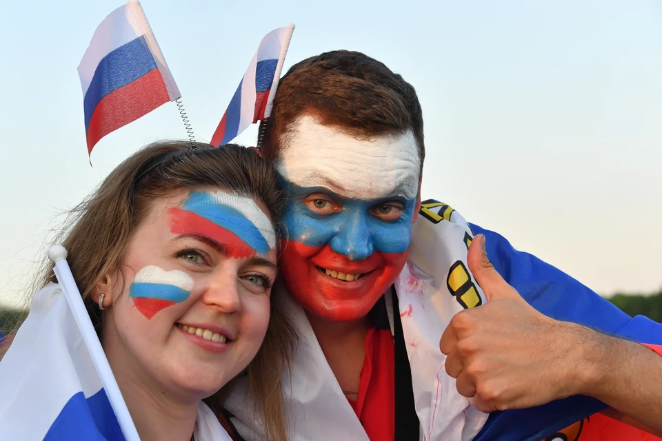 Процент россиян, считающих себя счастливыми, снижается третий год подряд.