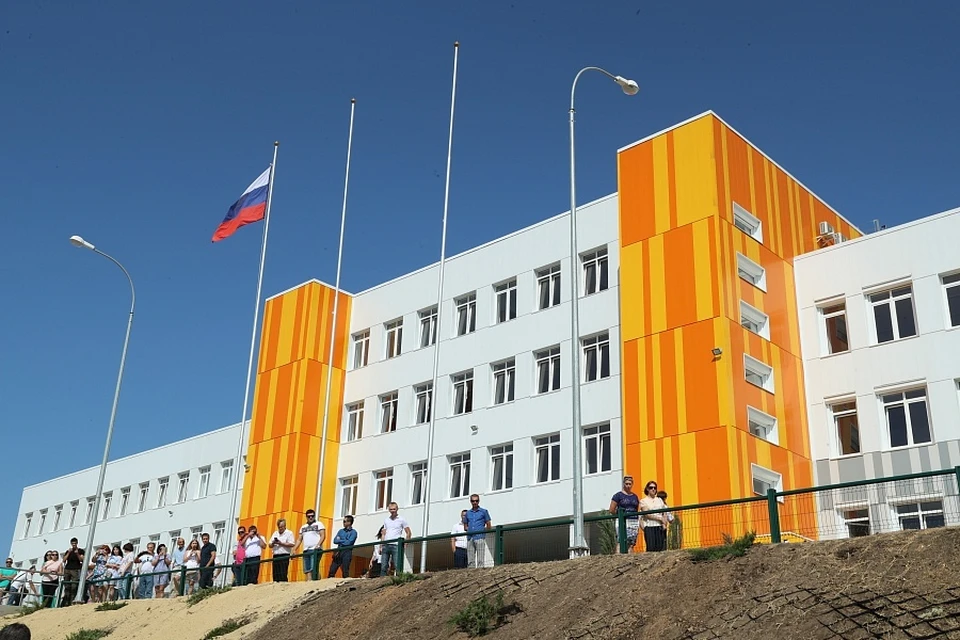 Школу построили красивую, но безопасную ли? Фото: администрация Волгоградской области