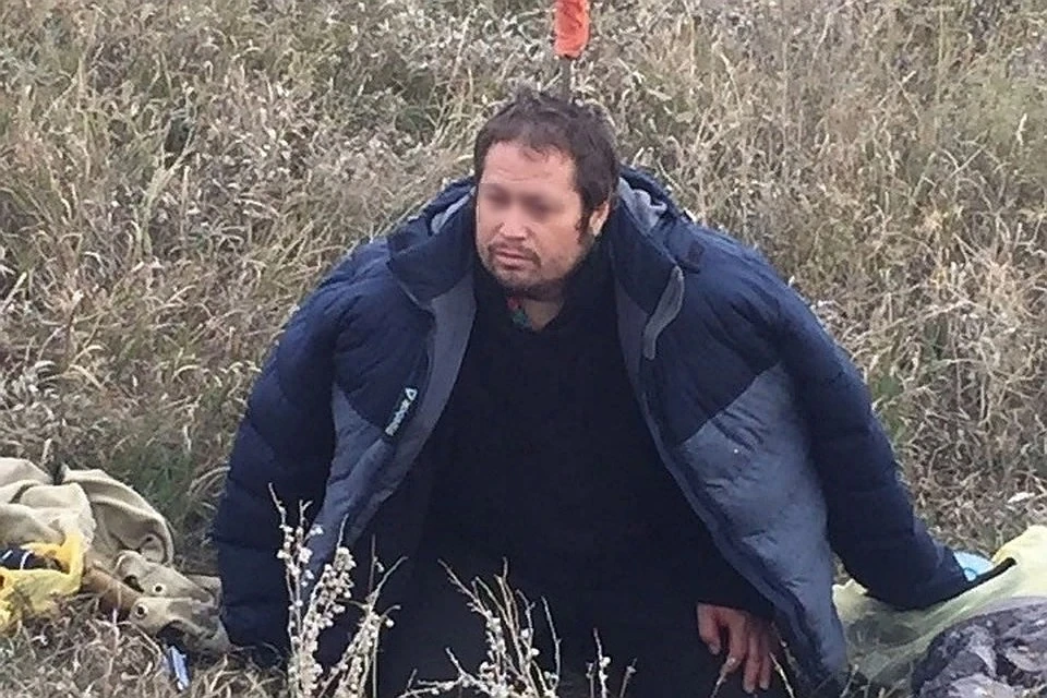 Местный житель с ножом, торчащим из головы, сидел в поле. Фото: группа Вконтакте "Ростов Главный".
