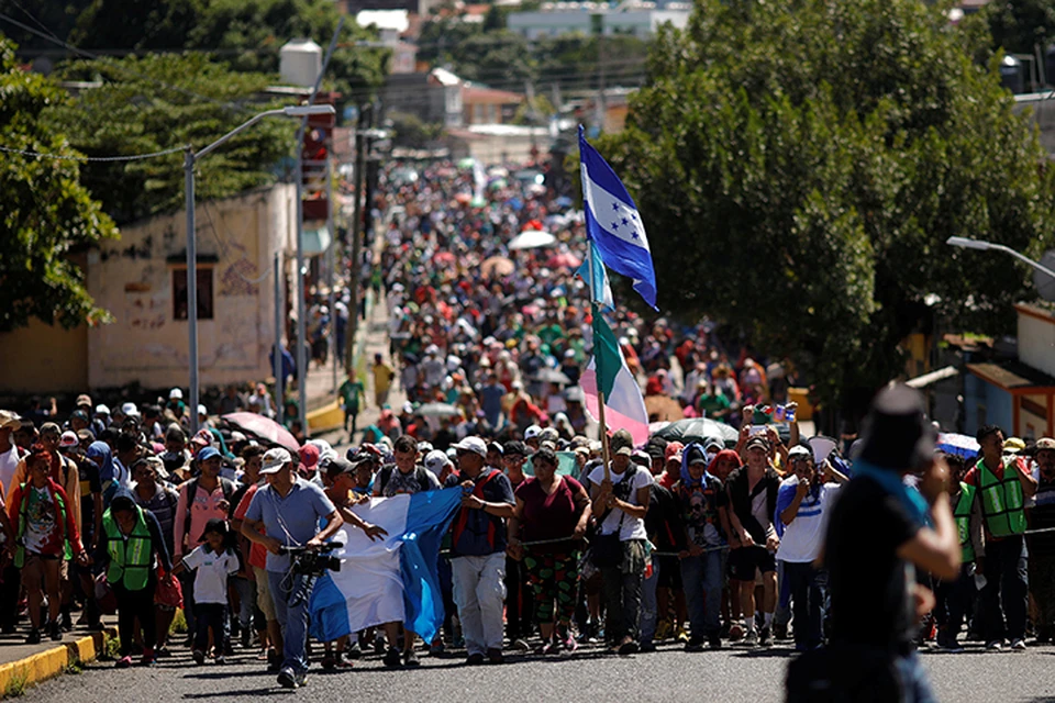Сейчас караван пересек границу Гватемалы и Мексики и превратился уже во внушительную силу