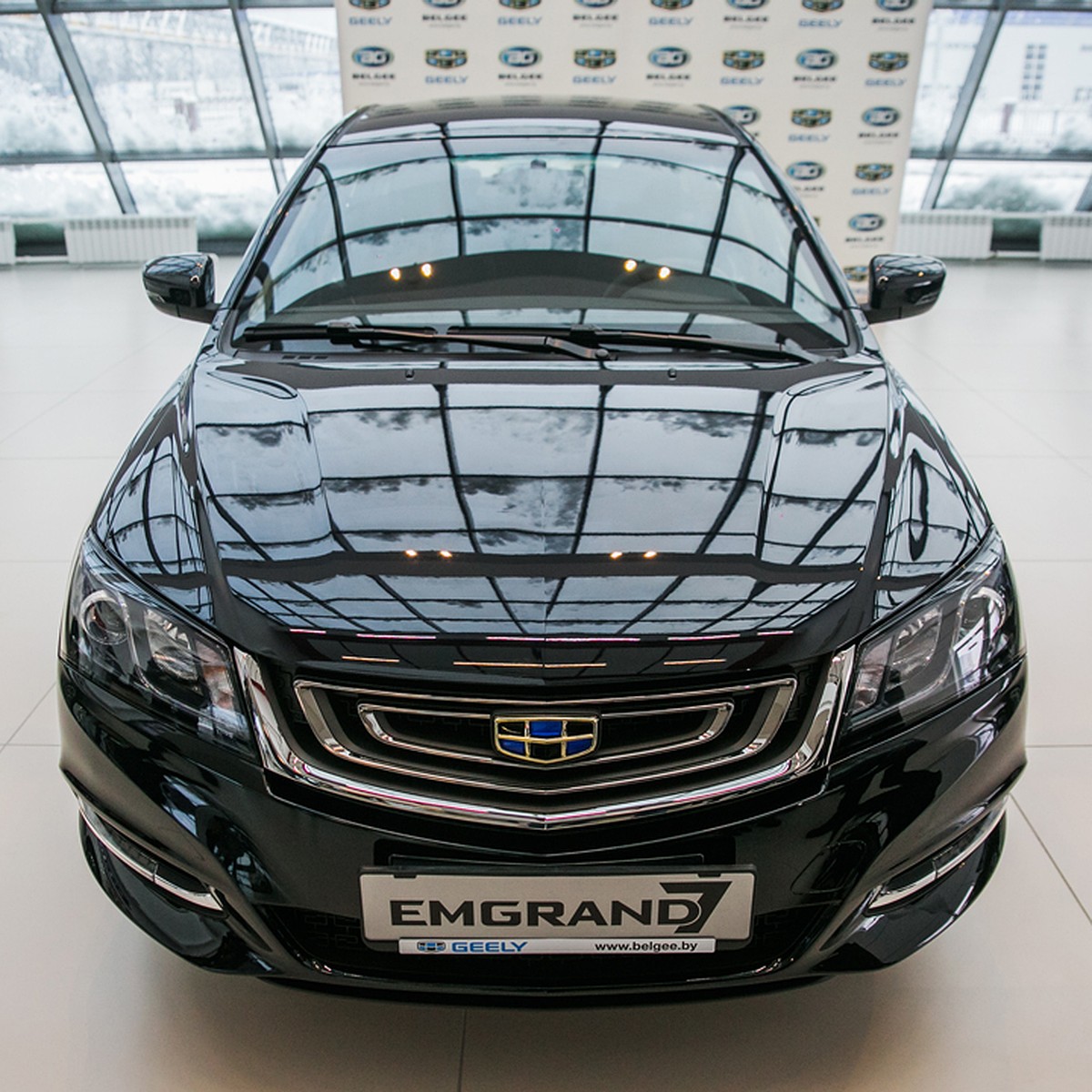 Белорусский седан Geely Emgrand 7 оказался на $1300 дороже, чем  планировалось - KP.RU