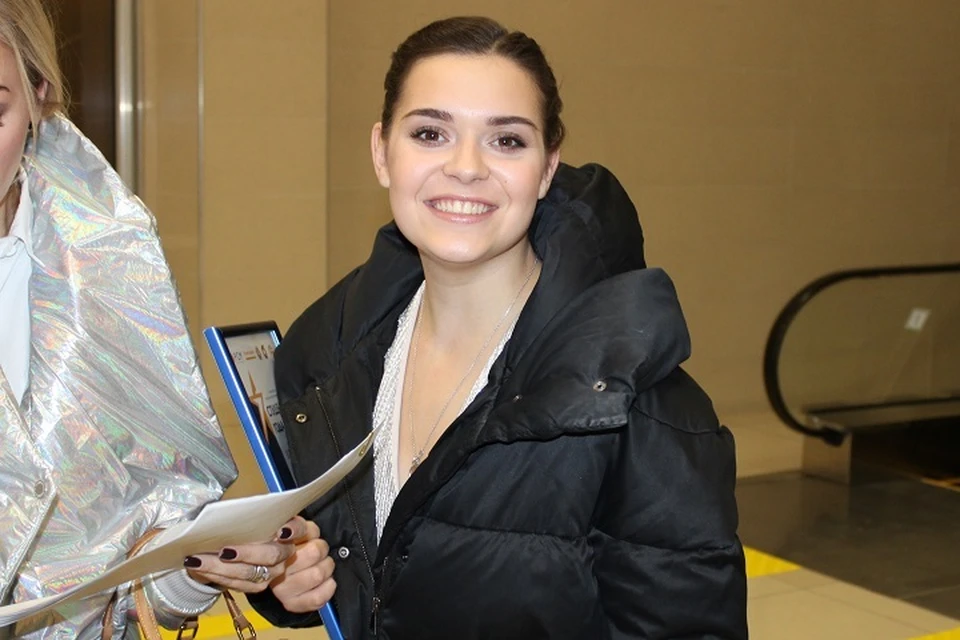 Не дожидаясь окончания церемонии "Студент года" Аделина Сотникова направилась в аэропорт