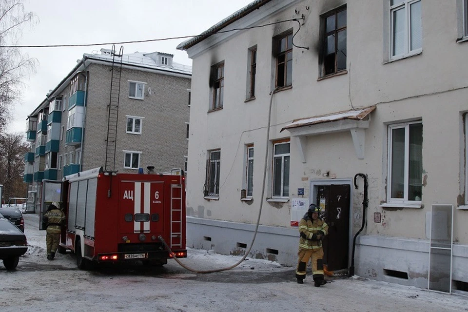 Пожар произошел в двухэтажном жилом доме