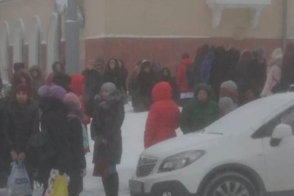 В Кемерове эвакуировали все корпуса городской больнице №3 из-за сообщений о минировании Фото: Алексей Петров