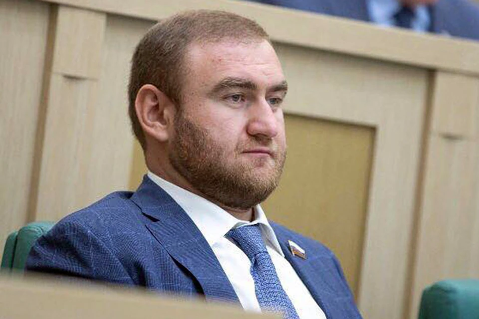 Рауф Арашуков - самый молодой сенатор. Ему 32 года. В Совет Федерации он пришел в 2016 году