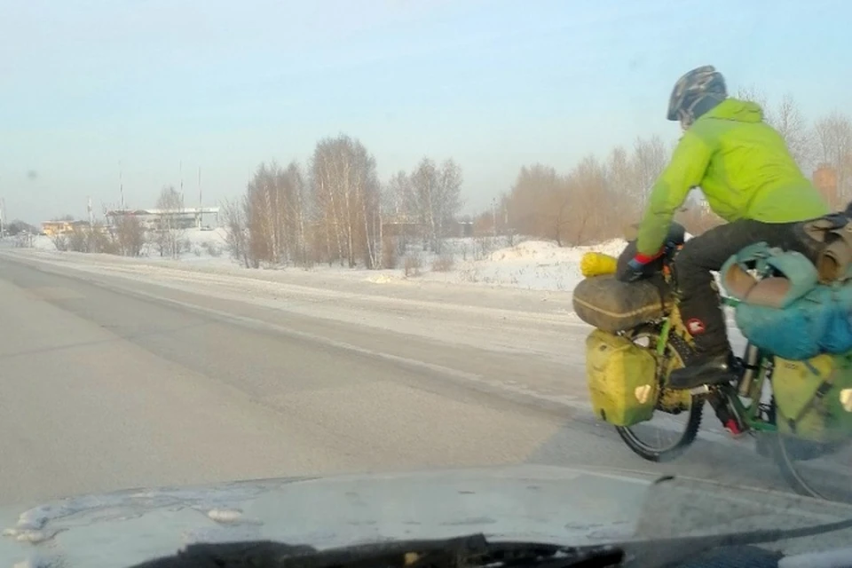 Иностранец на велосипеде едет через Кузбасс на Байкал. Фото: vk.com, "Инцидент Кемерово"
