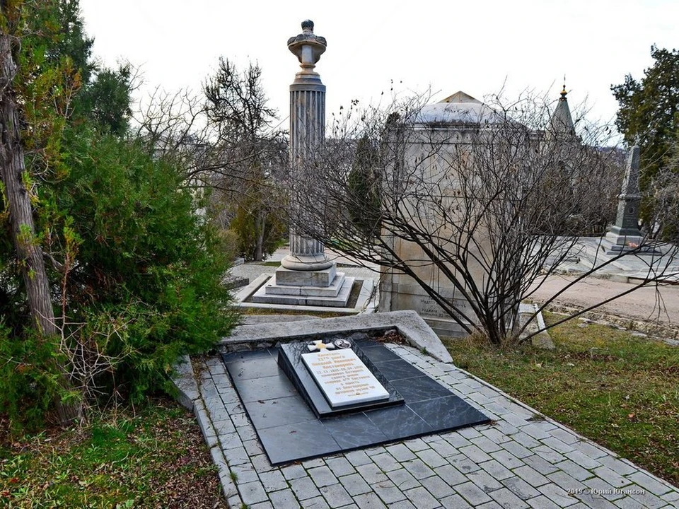 Могила Николая Костомарова на Братском кладбище. Фото: Юрий Югансон