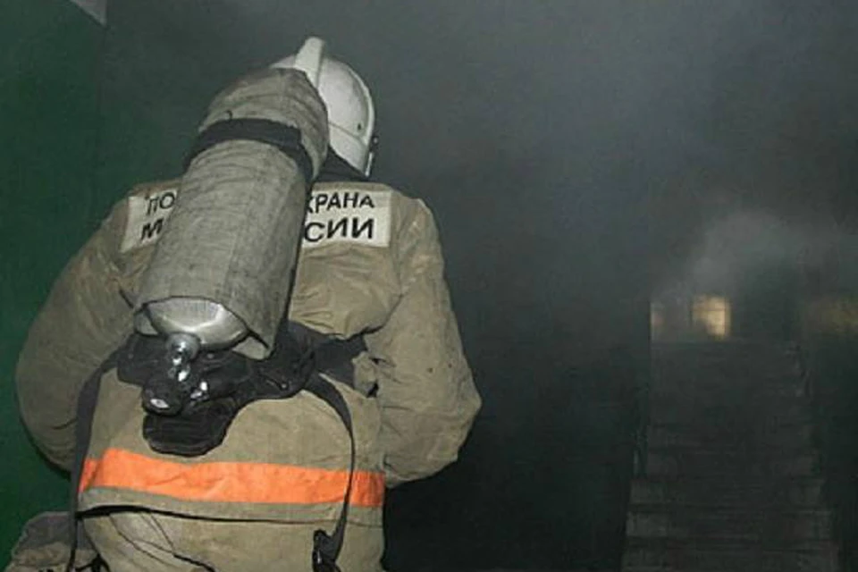 Грудной ребенок и трое взрослых в Комсомольске-на-Амуре чуть не погибли при пожаре