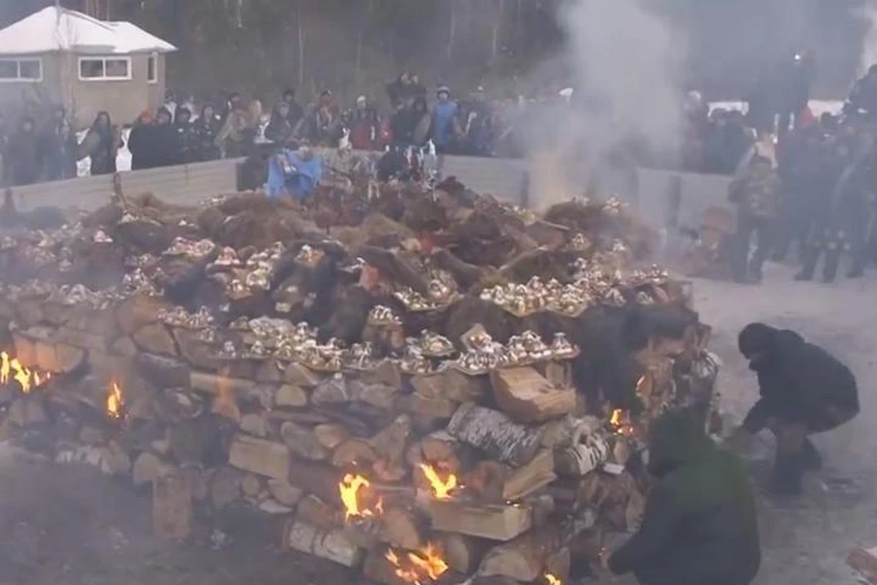 Сожгли 5 верблюдов: в Бурятии осудили ритуал байкальских шаманов