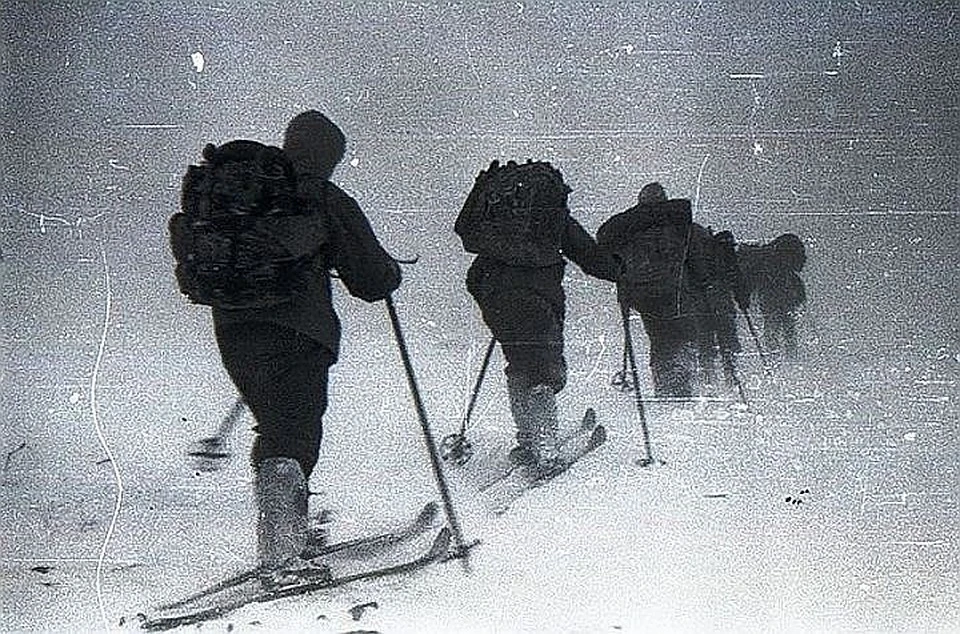 Экспедиция "КП" добралась в горы Северного Урала, где 60 лет назад погибла туристическая группа Дятлова. На фото - один из кадров из того похода.