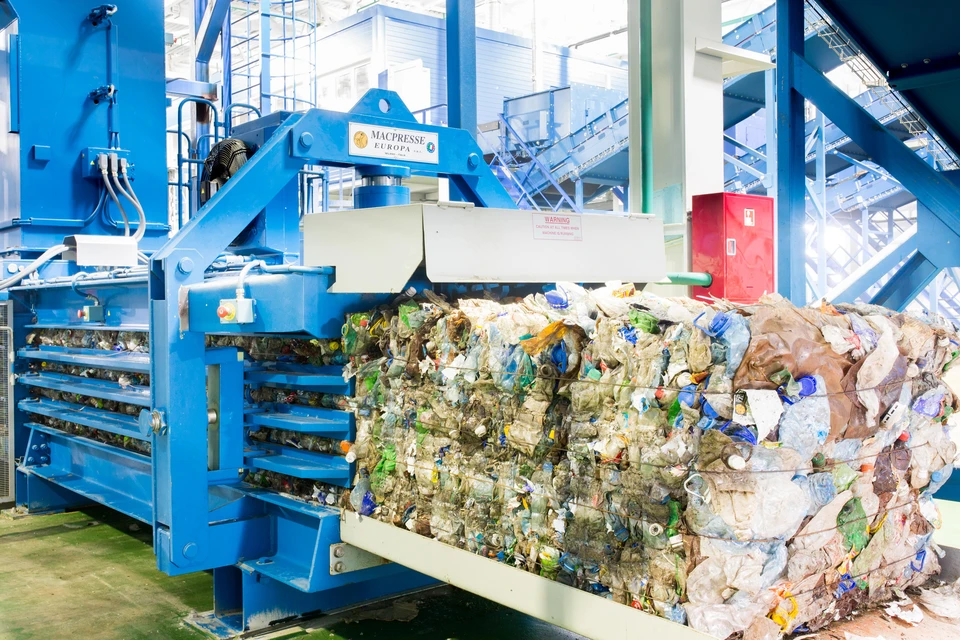 На мусоросортировочном заводе супругам пришлось перерыть 12 тонн мусора. Фото с сайта teo.ecotko.ru