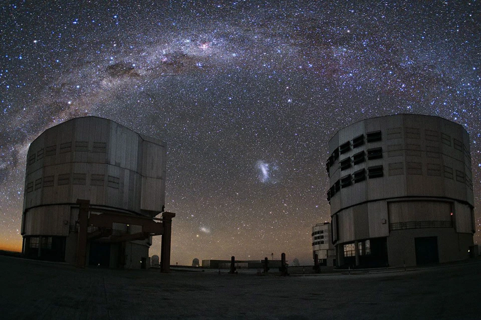 Снимки черной дыры были получены посредством «Телескопа горизонта событий». Фото facebook.com/ESOAstronomy