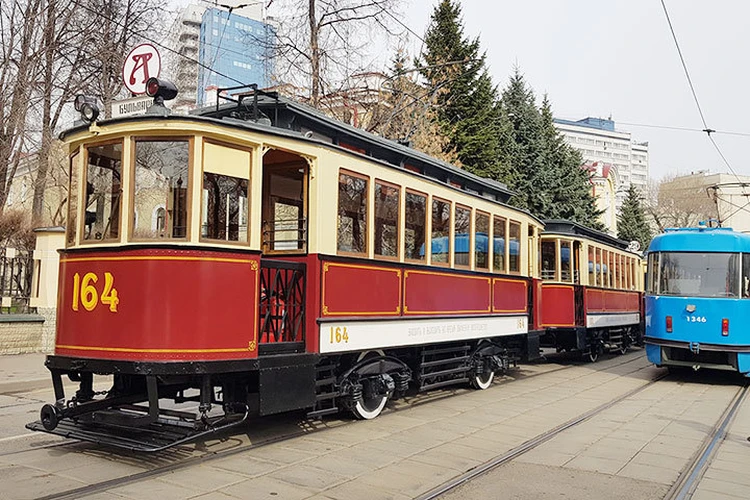 В Москве прошел VI ежегодный ретро-парад трамваев