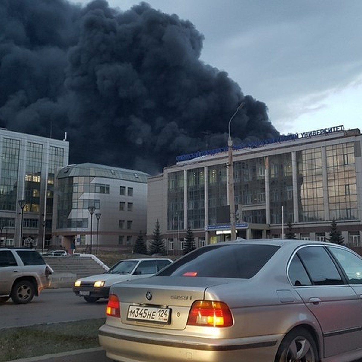 Появилось видео первых минут пожара на красноярском оборонном заводе « Красмаш» - KP.RU