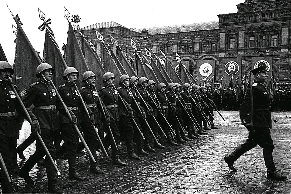 Парад Победы в Москве, 9 мая 1945 года.