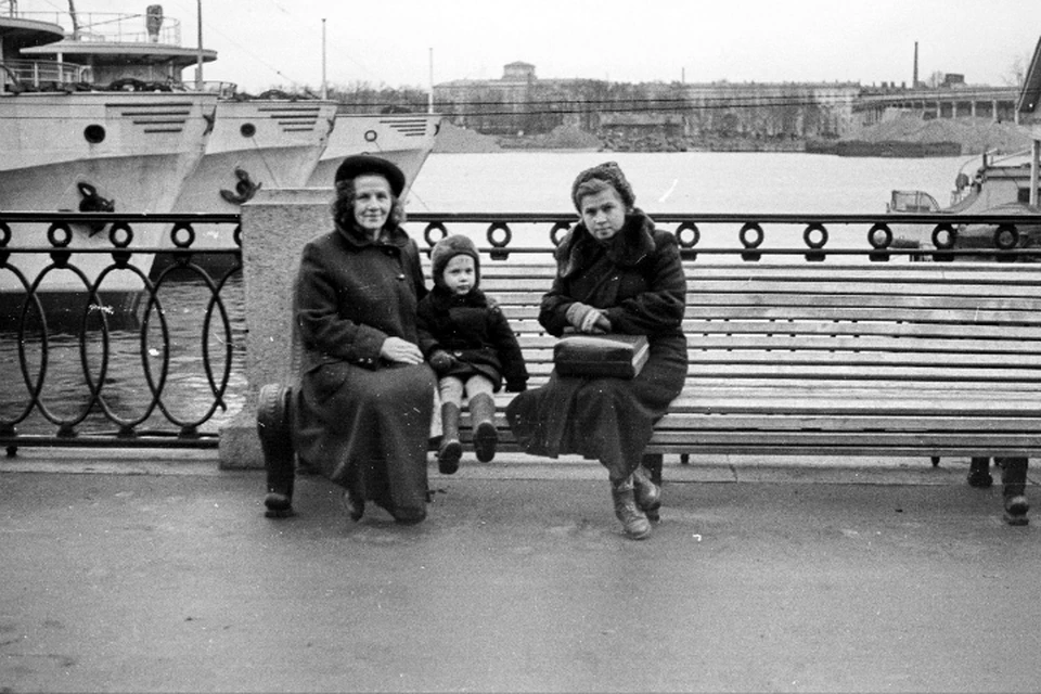 Скамейка на набережной Макарова у Малого проспекта исчезла в конце 90-х. Фото: предоставлено героем публикации.