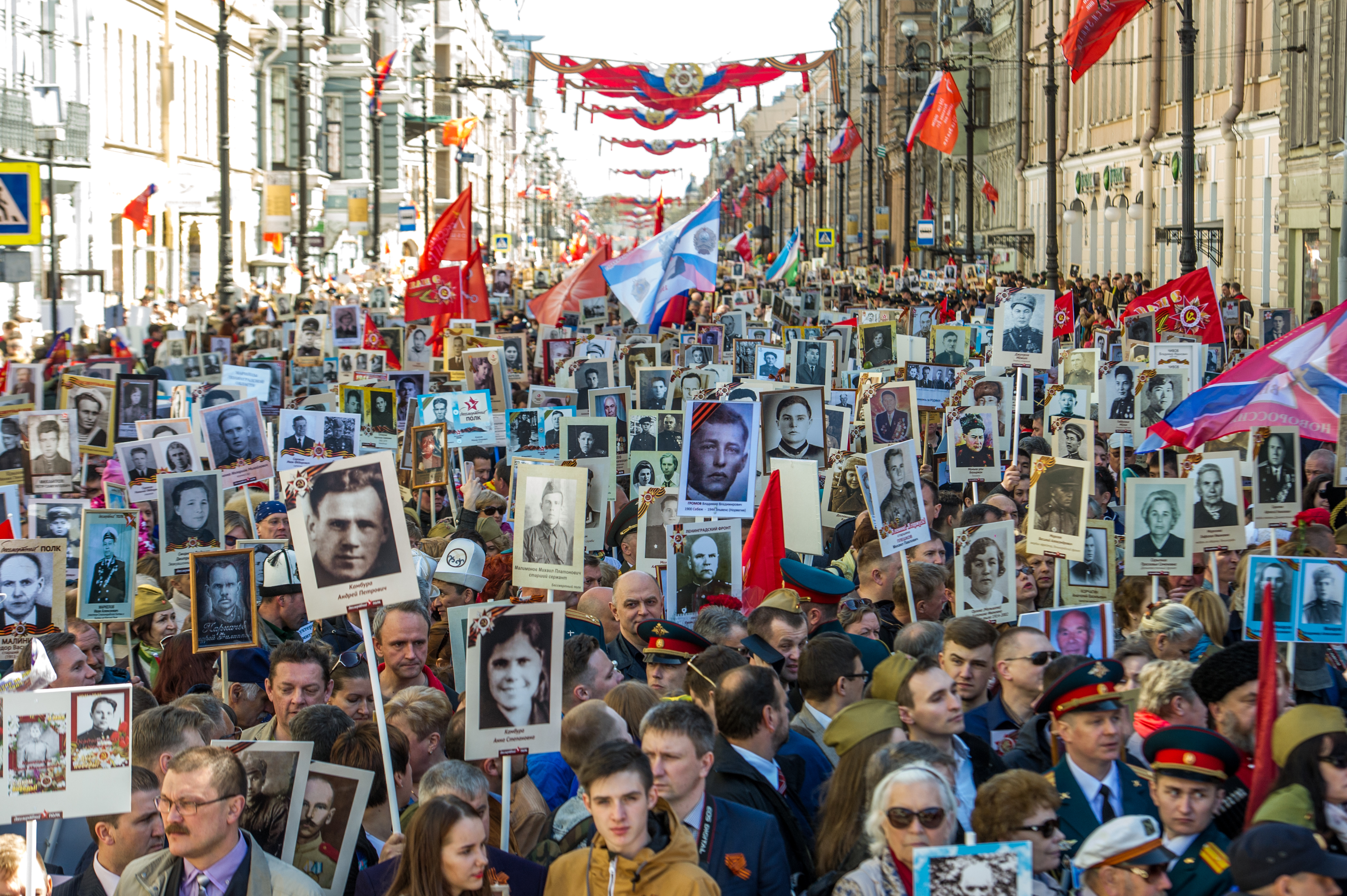 Бессмертный полк москва фото сверху