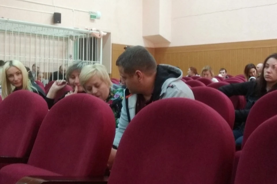 Потерявший в пожаре в "Зимней вишне" всю семью Игорь Востриков пришел в суд дать показания