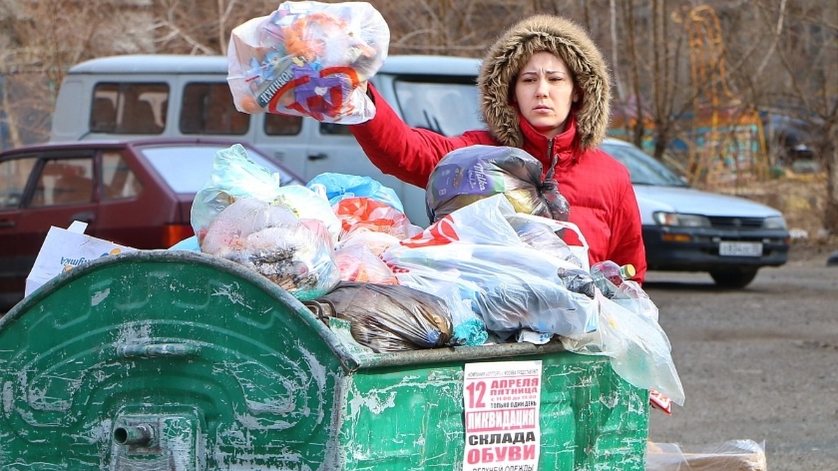 Как омичам добиться перерасчета, если мусор во дворе не убирают - KP.RU