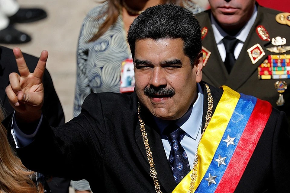 Мадуро называет себя христианином — и при этом, отмечает Пласер, якобы имеет личного колдуна