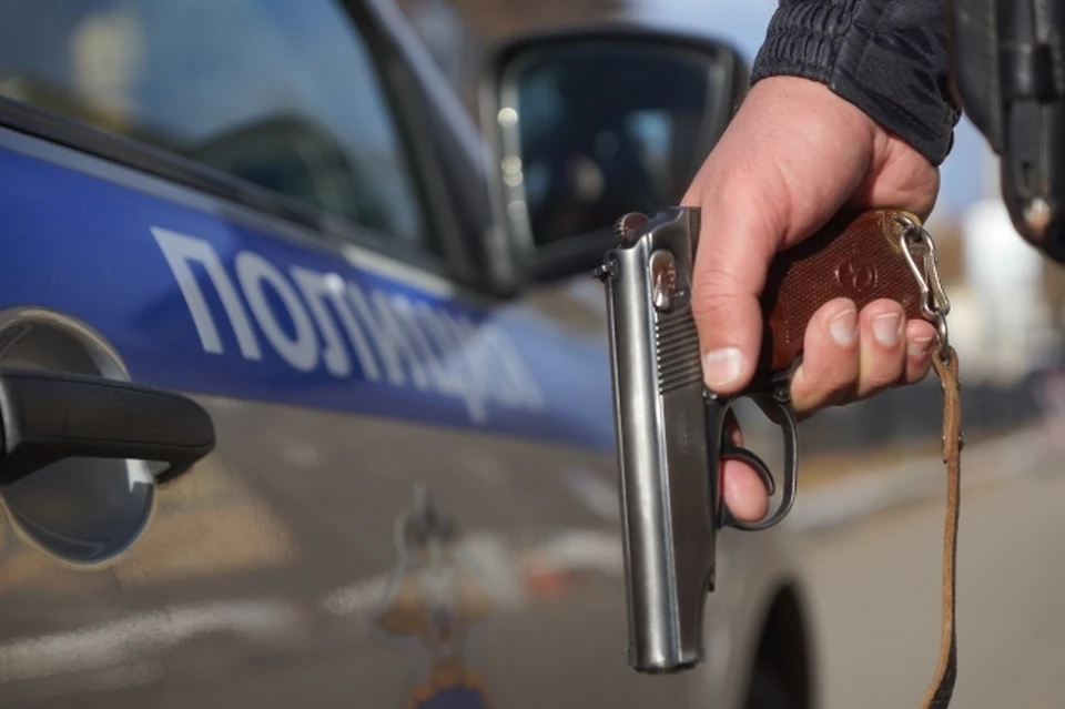 В Хабаровске уголовник, отсидевший за убийство, едва не застрелил мужчину на автозаправке