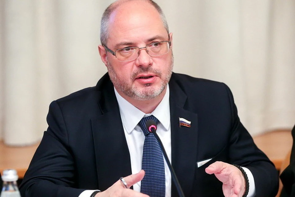 Сергей Гаврилов прокомментировал события четверга у здания грузинского парламента.