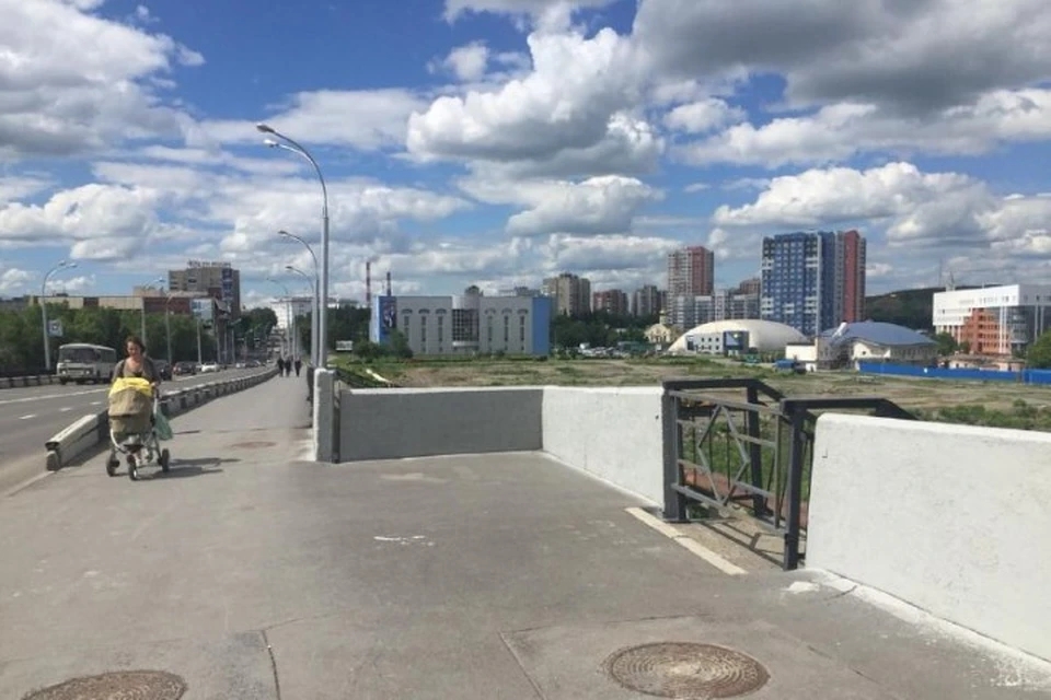В Кемерове заварили спуски с Университетского моста к Искитимке Фото: Алина Князева, Мария Багданова