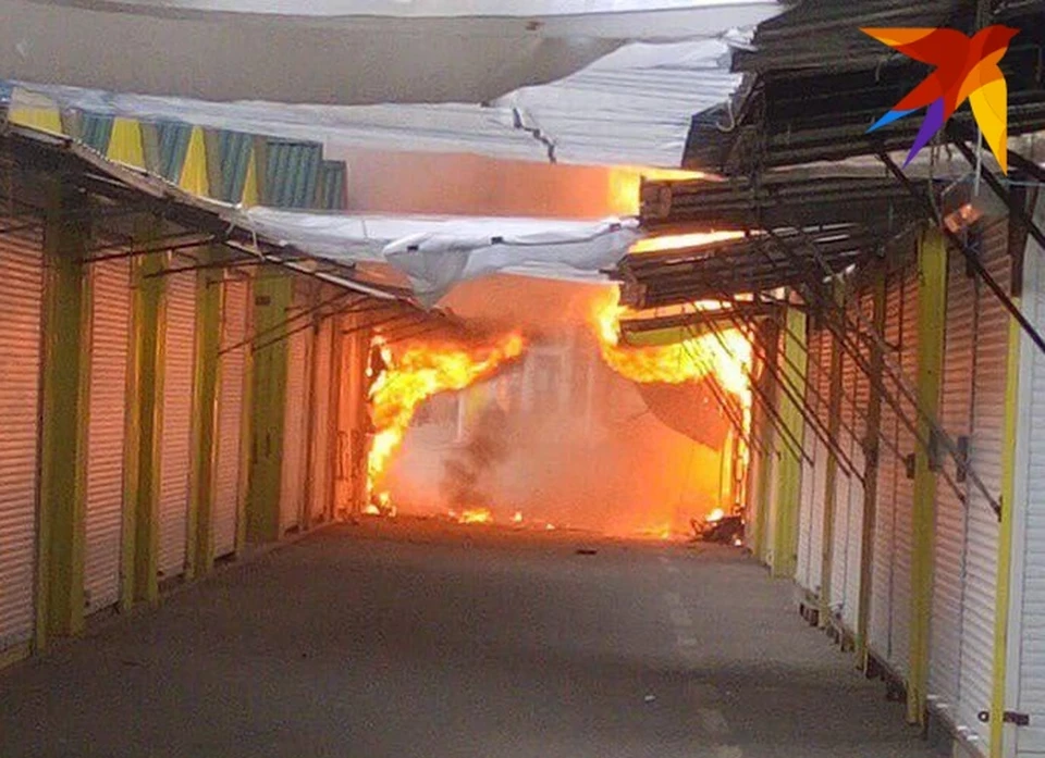 В Энгельсе горит один из крупнейших рынков города