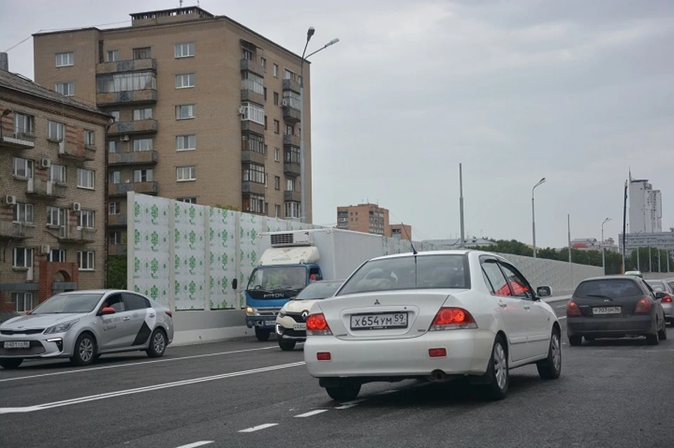 к 1 сентября строители смонтируют систему освещения и уложат пешеходный тротуар