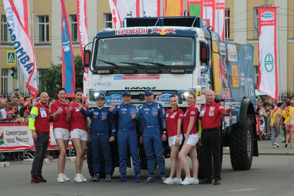Ралли Шелковый путь 2019 в Иркутске: лучшие кадры торжественного открытия гонки.