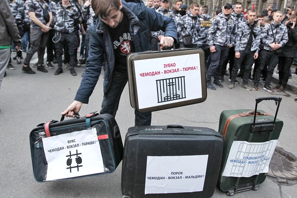 На Украине ждут арестов людей из ближайшего окружения бывшего президента Петра Порошенко