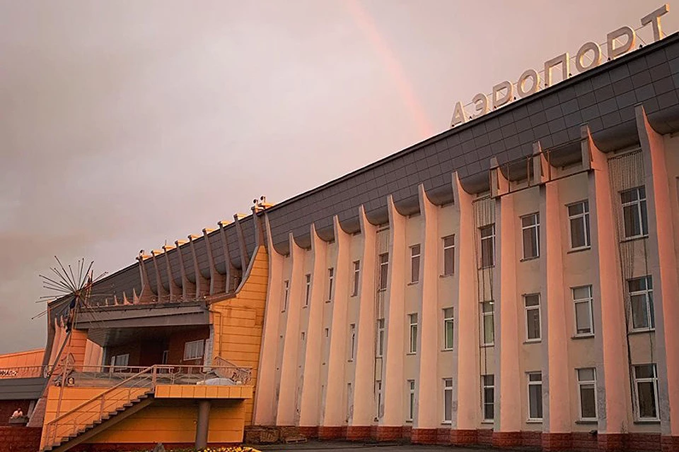 Здание терминала аэропорта в Нижневартовске. Фото: Антон Коробков-Землянский