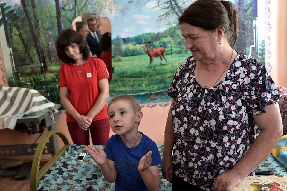 Мама 6-летнего мальчика, который поговорил с Путиным в Тулуне: «Матвей никого не боится и не стесняется. Фото Алексей Никольский/пресс-служба президента РФ/ТАСС