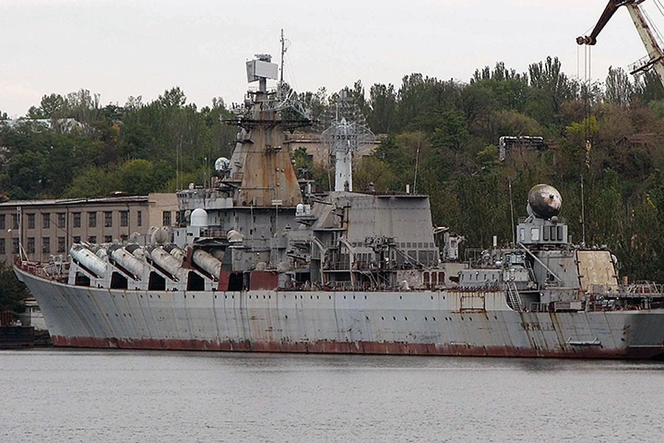 История этого корабля трагична, но, как ничто другое, соответствует постсоветской истории самой Украины, бездарно растратившей все, что она получила в Советском Союзе