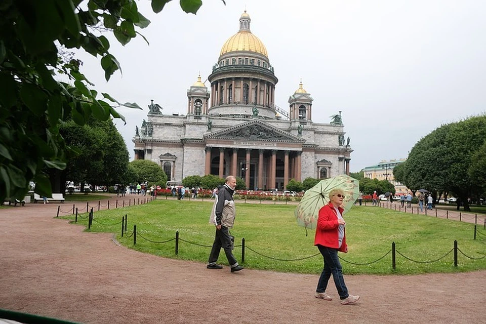 10 августа санкт петербург. Питер в августе. Санкт-Петербург лето. Питер в августе фото. Августовский Петербург фото.