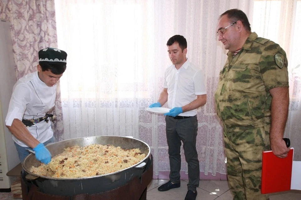В Хабаровске военные ДВО отметили День национальной кухни Фото: пресс-служба Восточного округа ВНГ РФ