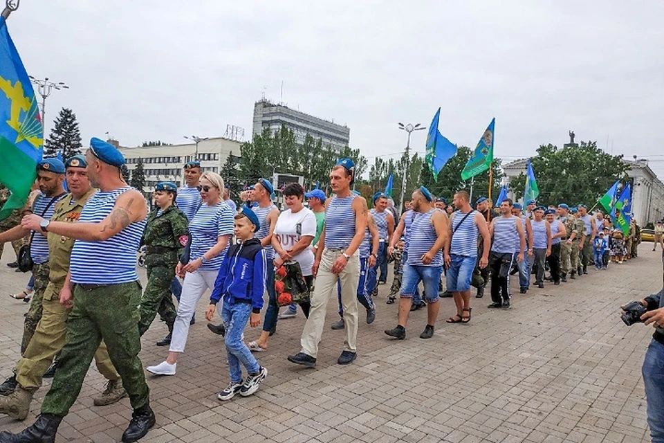 Как десантники отмечают День ВДВ в Донецке 2019